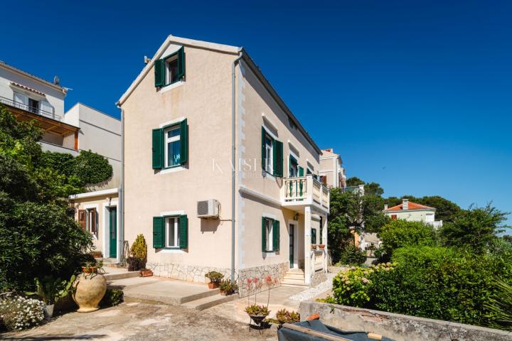 Otok Lošinj, Mali Lošinj - predivna villa u staroj jezgri