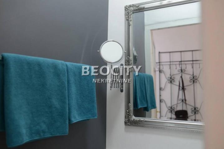 Novi Sad, Centar, Pozorisni trg, 2. 0, 70m2, 750EUR