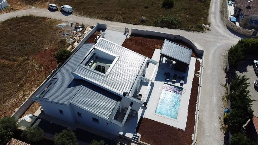 ISTRIA, SVETVINČENAT - Designer one-story house with an atrium! New construction!