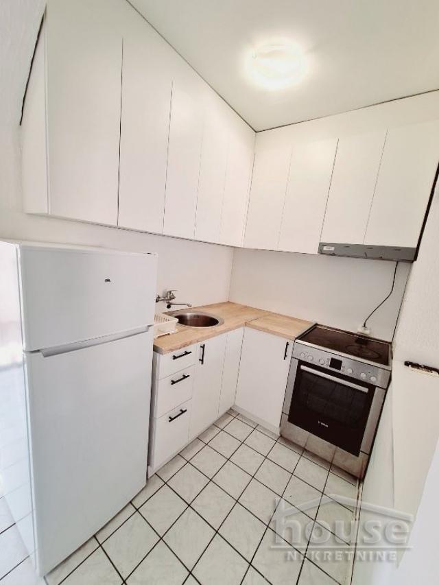 Stan NOVI SAD, GRBAVICA, kv: 28, € 74400, ID: 1062024