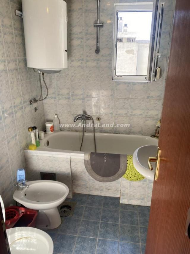 TWO-ROOM APARTMENT FOR SALE IN THE CENTER OF THE CITY, BAR