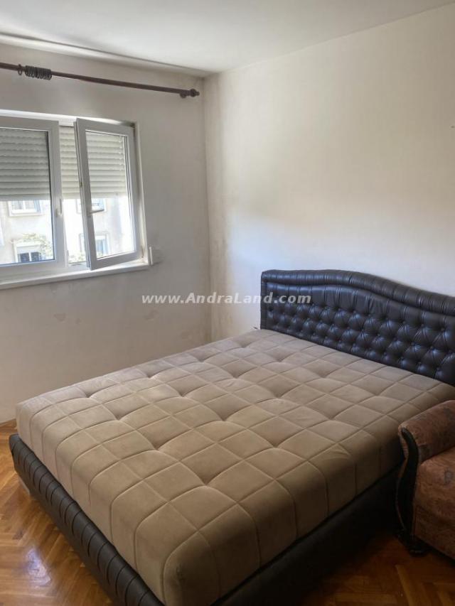 TWO-ROOM APARTMENT FOR SALE IN THE CENTER OF THE CITY, BAR