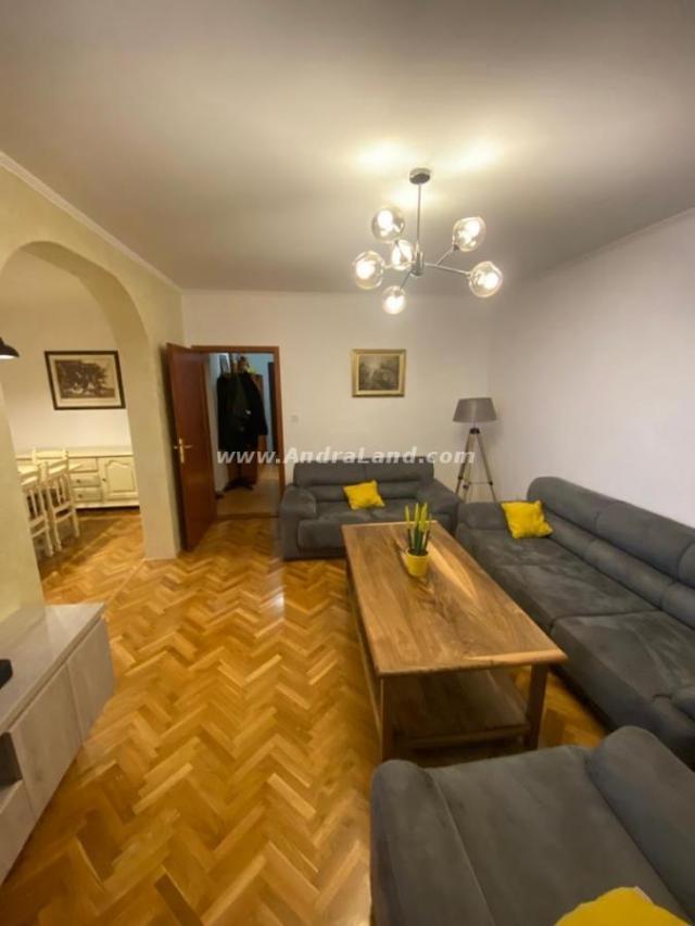 TWO-ROOM APARTMENT FOR SALE IN THE CENTER OF THE CITY, BAR