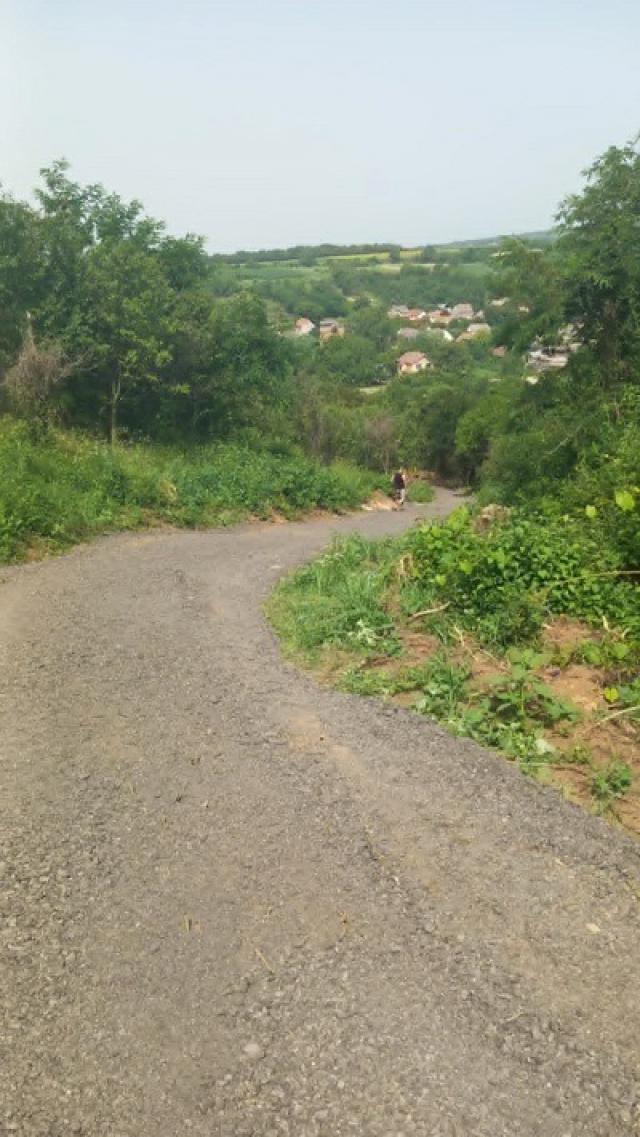 Poljoprivredno zemljište, voćnjak 15 ari - selo Jazak 