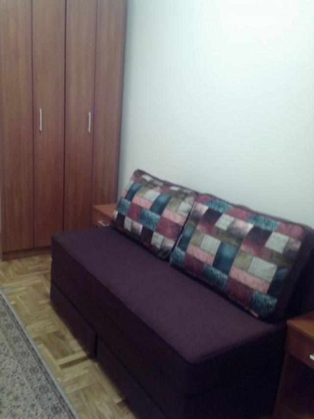 Vukov spomenik dvosoban, novogradnja, renoviran, moderno namešten 550€