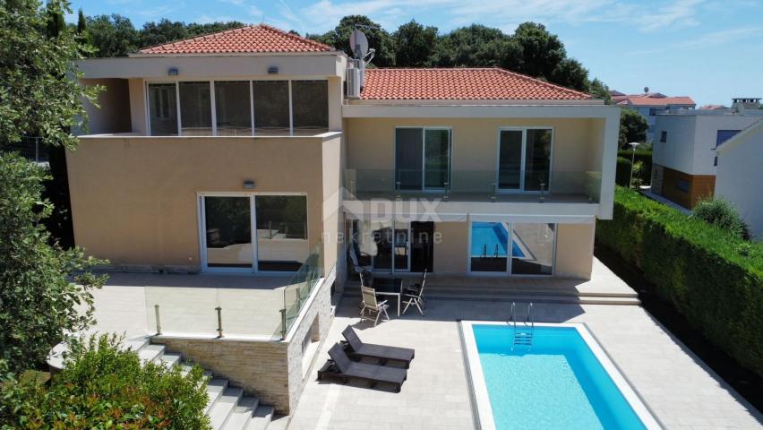 ZADAR, KOŽINO - Beautiful villa with a pool 100 m from the sea