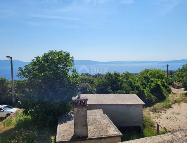 ISTRIA, LABIN - Detached house for adaptation with a sea view