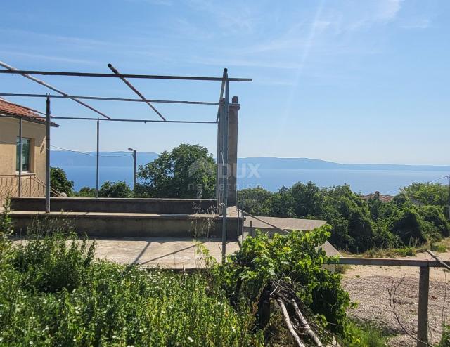 ISTRIA, LABIN - Detached house for adaptation with a sea view