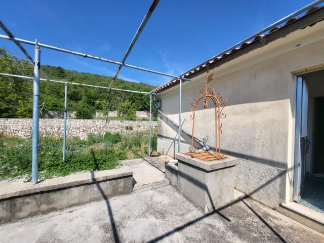 ISTRIEN, LABIN - Einfamilienhaus zur Anpassung mit Meerblick