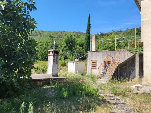 ISTRIA, LABIN - Detached house for adaptation with a sea view