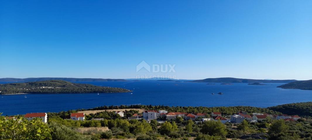 DALMACIJA, TROGIR - Građevinsko zemljište s pogledom na more 