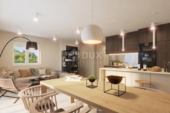 ISTRIEN, POREČ – Luxusapartment mit Dachterrasse in bester Lage