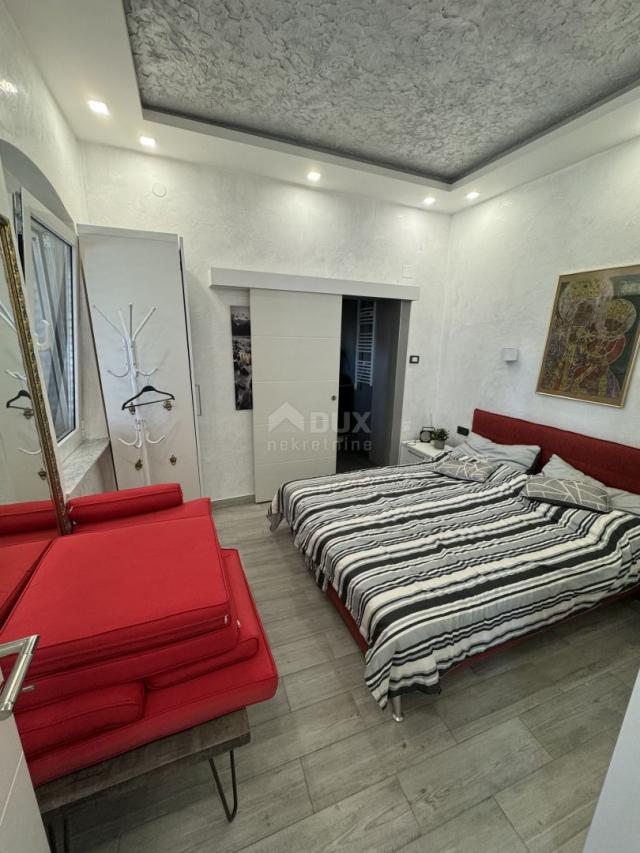 OPATIJA, CENTAR - uređen apartman, velika terasa!!