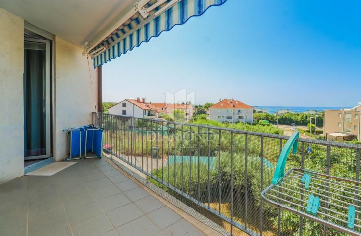 Exklusiv! Umag, Zambratija, Wohnung mit Meerblick und Garage, 300 m vom Meer entfernt