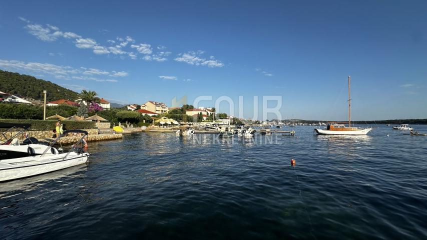 Otok Rab, Barbat, 55. 87m2, 2s+db, lođa, 100m od mora!