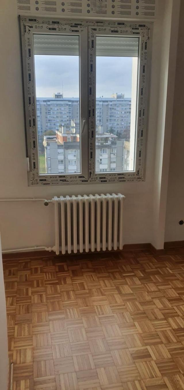 NOVI BEOGRAD BLOK 30 92m2 , L , 319000e