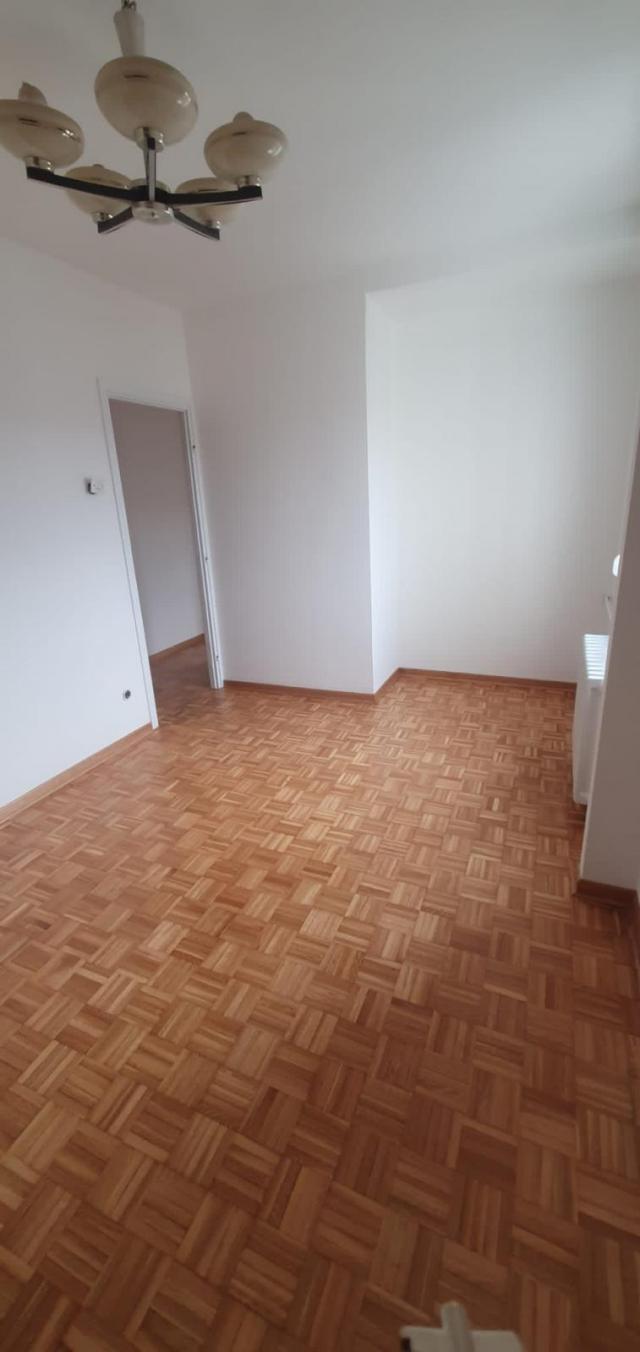 NOVI BEOGRAD BLOK 30 92m2 , L , 319000e