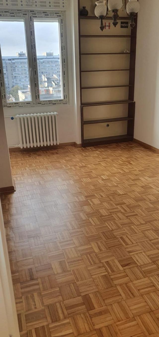 NOVI BEOGRAD BLOK 30 92m2 , L , 319000e