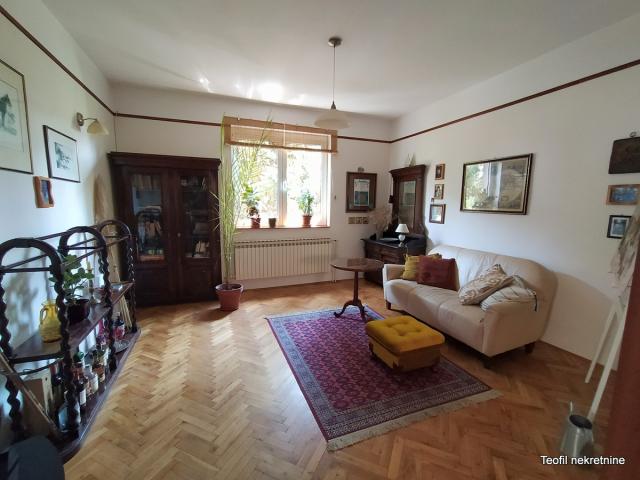 ZEMUN ZEMUN - KALVARIJA 280m2 , 349000e