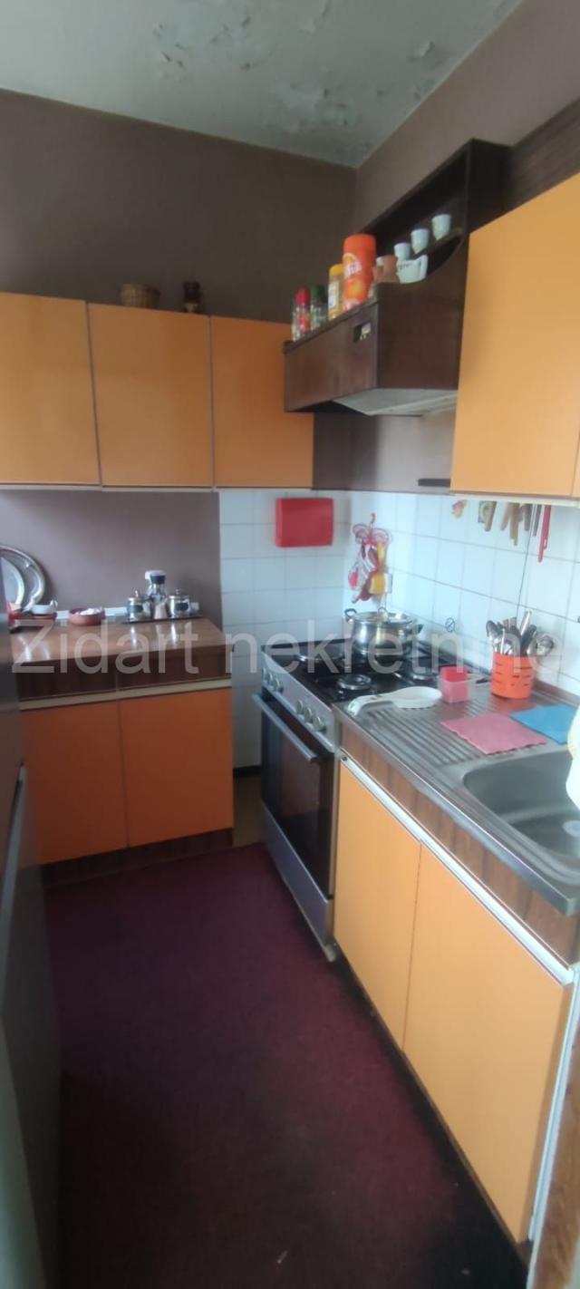 Blok 70, četvorospratnice pored Save, 96m2, uknjižen