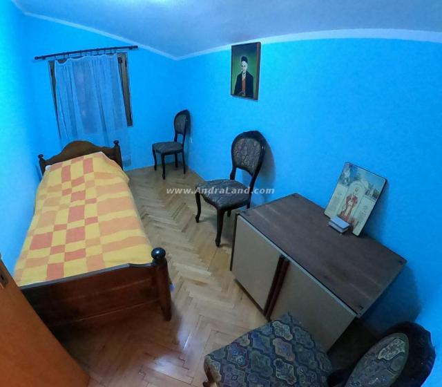 KLEINES FAMILIENHAUS ZU VERKAUFEN, PODGORICA