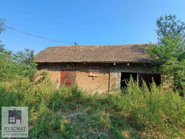 Kuća, Seosko domaćinstvo sa kućom 150 m2 , 2 ha -Veliko polje, Obrenovac - 200. 000€