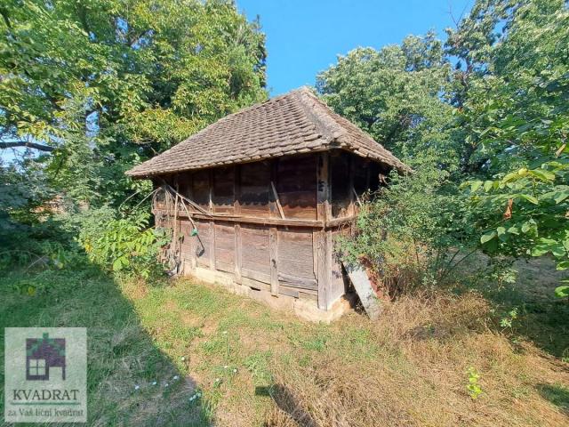 Kuća, Seosko domaćinstvo sa kućom 150 m2 , 2 ha -Veliko polje, Obrenovac - 200. 000€