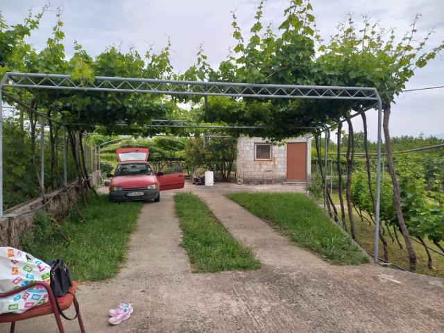 I am selling a property with a house on 10 minutes distance from Podgorica