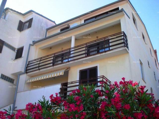 House Sale of a large, beautifully decorated house with office space and 3 separate apartments, Veru