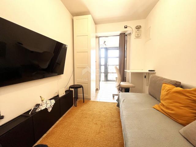 RIJEKA, ZENTRUM - Neu adaptiertes Studio-Apartment mit Parkplatz!