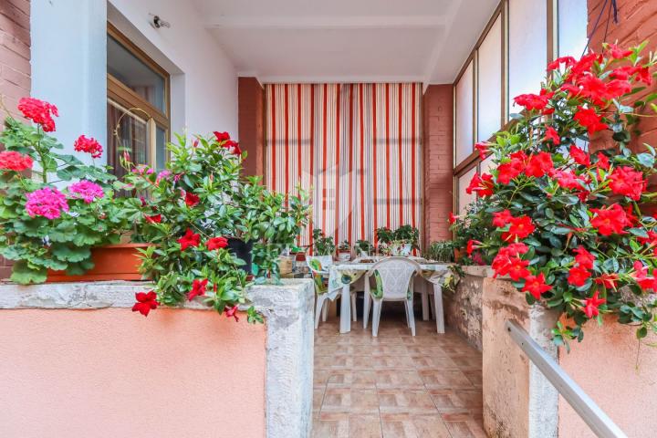 Gelegenheit! Wohnung im Erdgeschoss mit Garten, erste Reihe zum Meer!