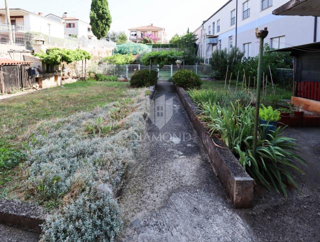 Gelegenheit! Wohnung im Erdgeschoss mit Garten, erste Reihe zum Meer!