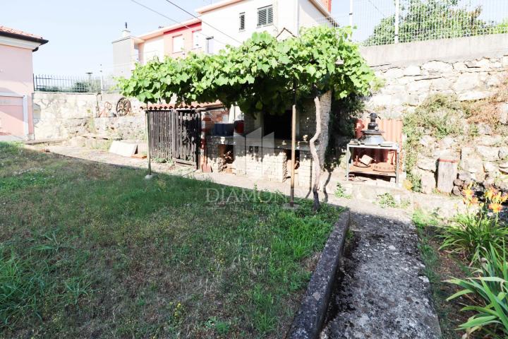 Gelegenheit! Wohnung im Erdgeschoss mit Garten, erste Reihe zum Meer!