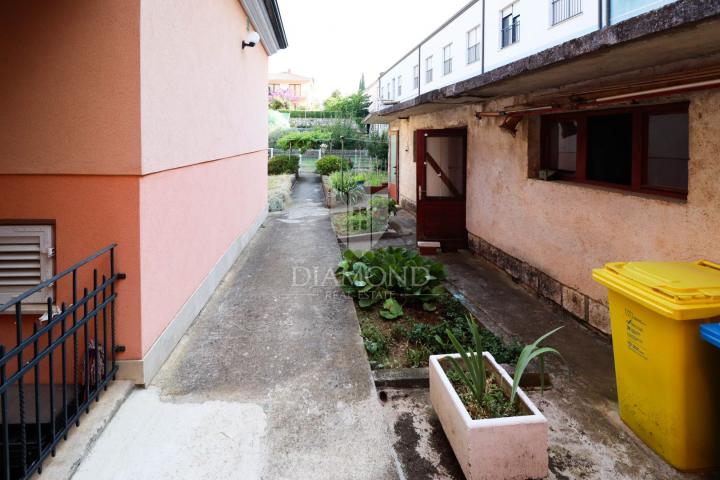 Gelegenheit! Wohnung im Erdgeschoss mit Garten, erste Reihe zum Meer!