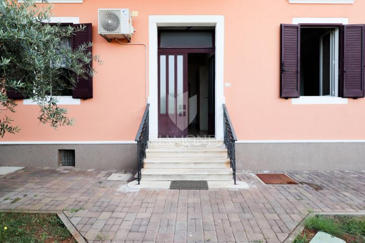 Gelegenheit! Wohnung im Erdgeschoss mit Garten, erste Reihe zum Meer!