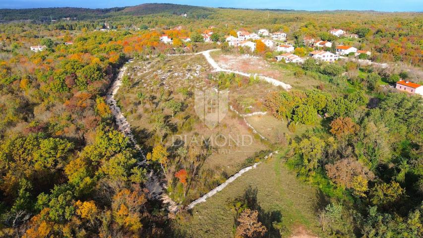 Labin, ausgezeichnetes Bauland in der Nähe der Stadt