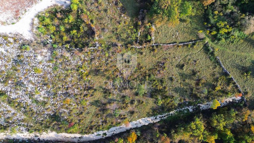 Labin, ausgezeichnetes Bauland in der Nähe der Stadt