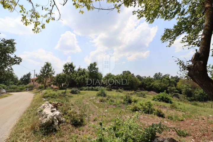 A beautiful piece of land in a quiet village near Svetvinčenat