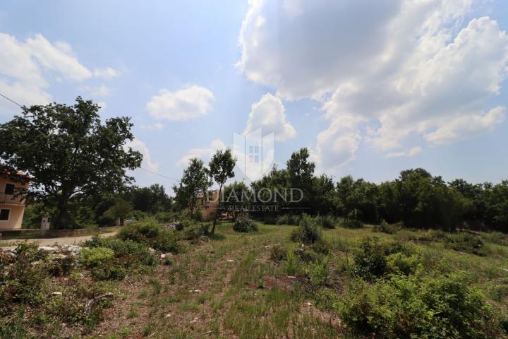 A beautiful piece of land in a quiet village near Svetvinčenat