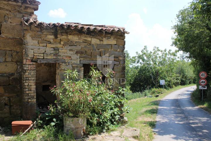 Cerovlje, Steinhaus mit Panoramablick