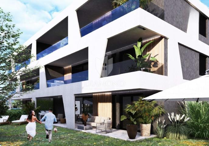 Umag, surroundings! New construction! Modern apartment on the ground floor with a large garden!