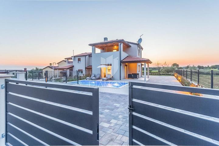 Brtonigla, a beautiful house with a view of the sea