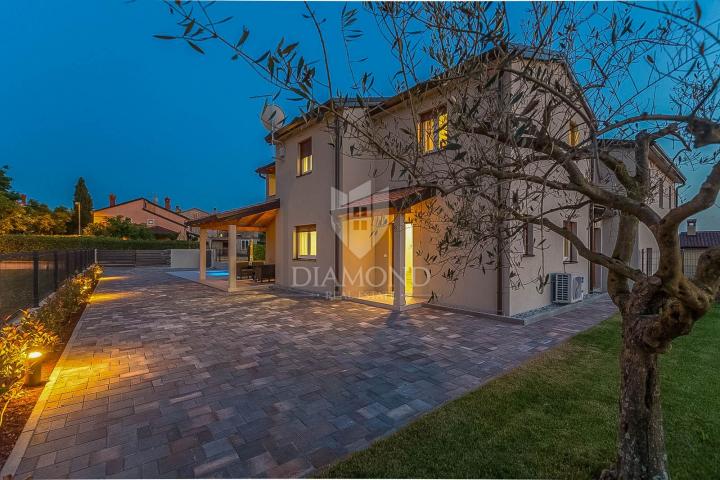 Brtonigla, a beautiful house with a view of the sea