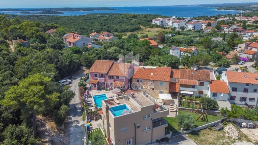 Dvije kuće za odmor blizu plaže, Štinjan