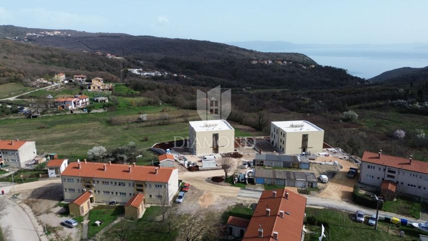 Labin, luksuzni stan u novogradnji s pogledom na more