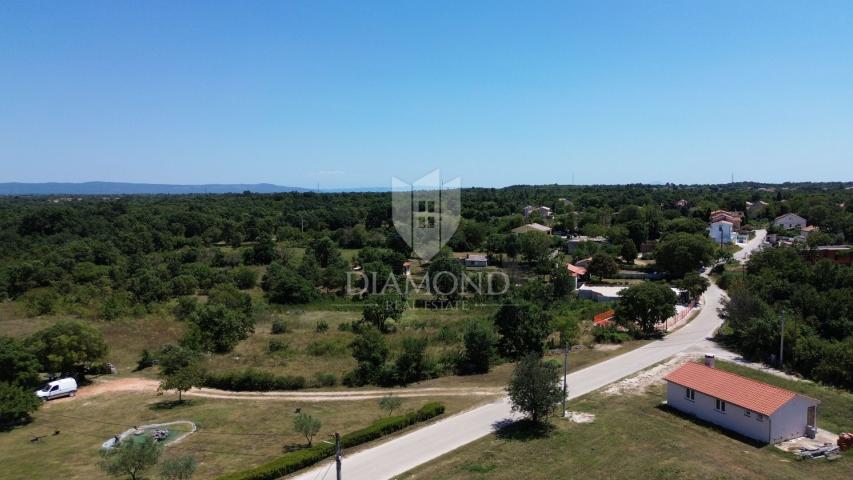 Svetvinčenat, surroundings, land with building permit