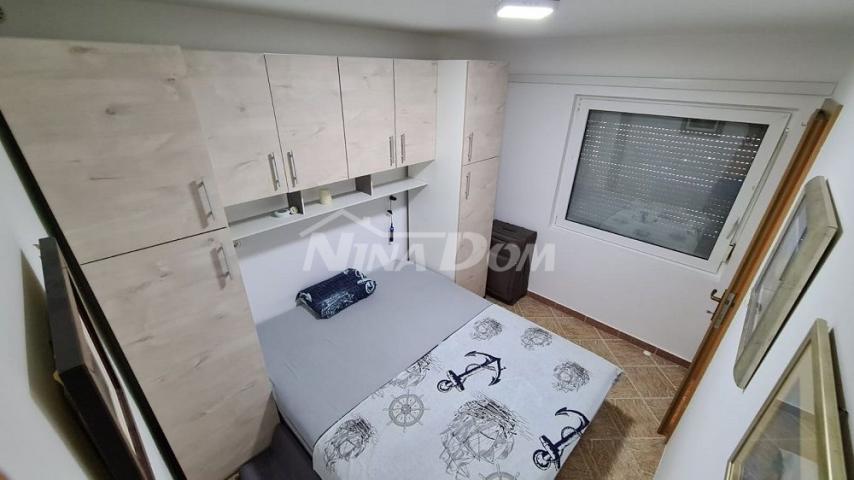 Apartman u prizemlju 100 metara do mora. 