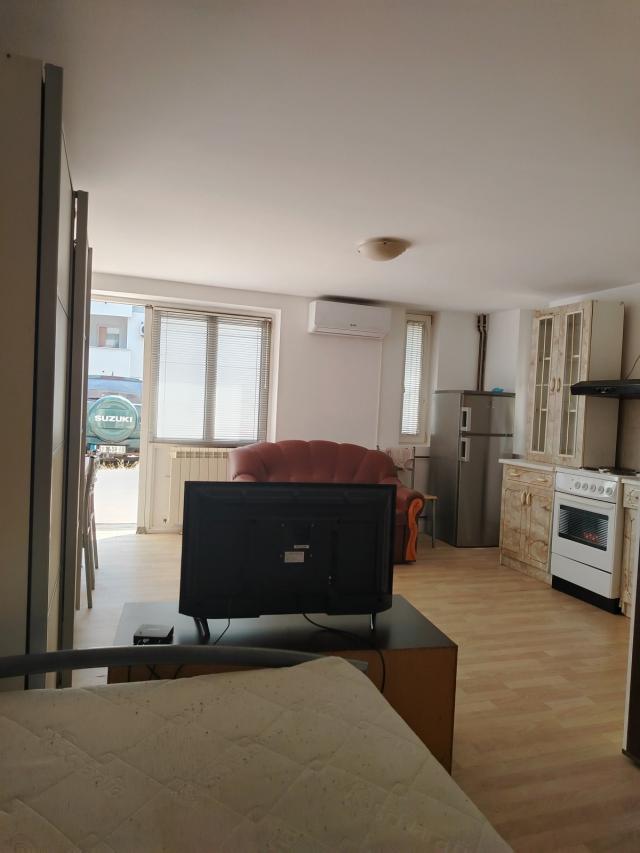 Garsonjera 24m2 Beograd, Cerak