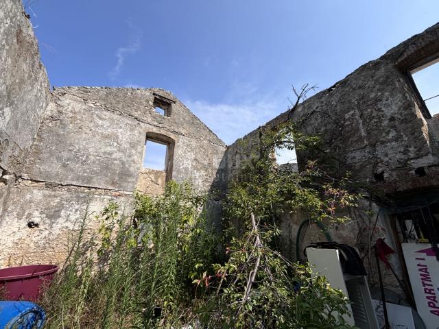 UGLJAN, POLJANA - Stone house for adaptation near the sea