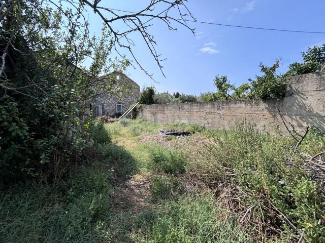 UGLJAN, POLJANA - Stone house for adaptation near the sea